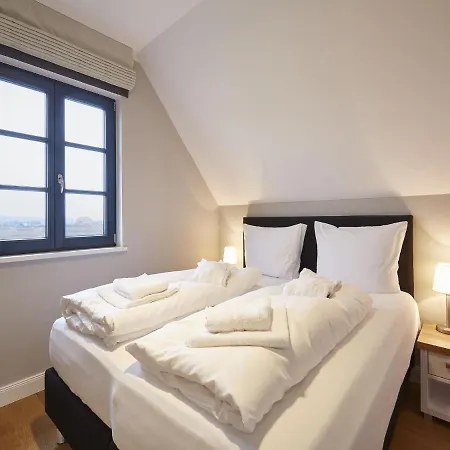 Reetland Am - Premium Reetdachvilla Mit 3 Schlafzimmern, Sauna Und Kamin F09 * Dranske