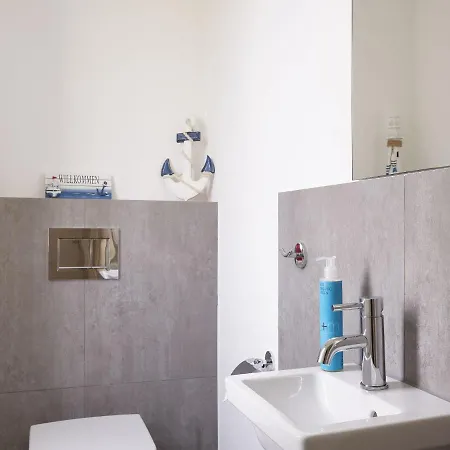 Prázdninový dům Reetland Am - Premium Reetdachvilla Mit 3 Schlafzimmern, Sauna Und Kamin F09