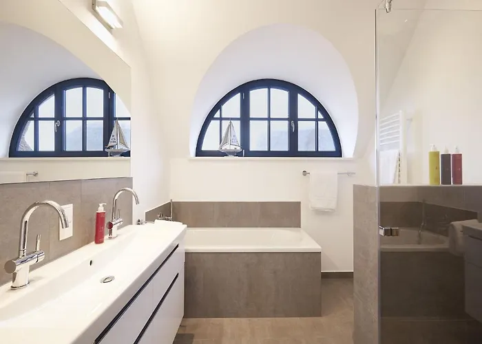 Reetland Am - Premium Reetdachvilla Mit 3 Schlafzimmern, Sauna Und Kamin F09 Dranske