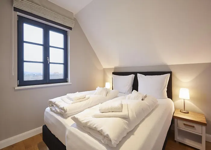 Reetland Am - Premium Reetdachvilla Mit 3 Schlafzimmern, Sauna Und Kamin F09 * Dranske